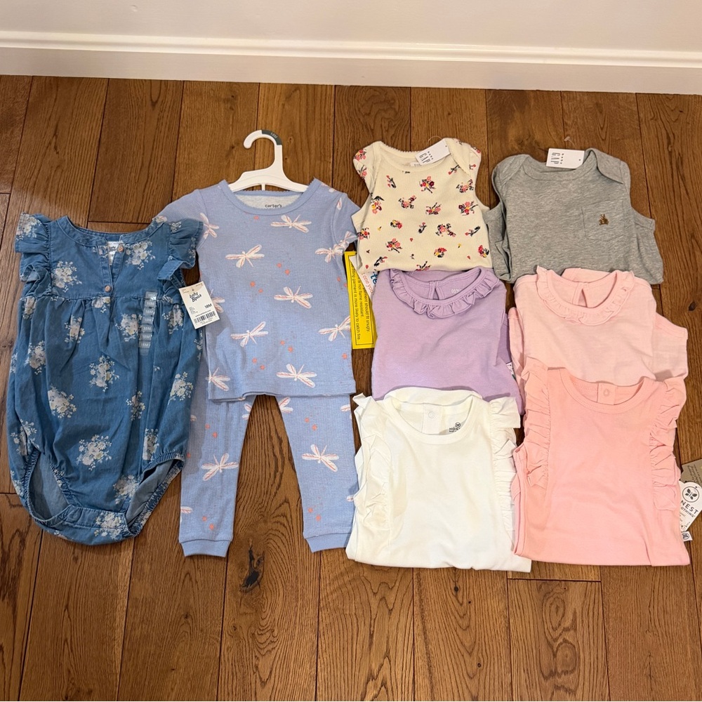 Baby Girls 18-24M Bodysuit Pajamas Clothing Bundle Lot Baby Gap, Honest, Carters